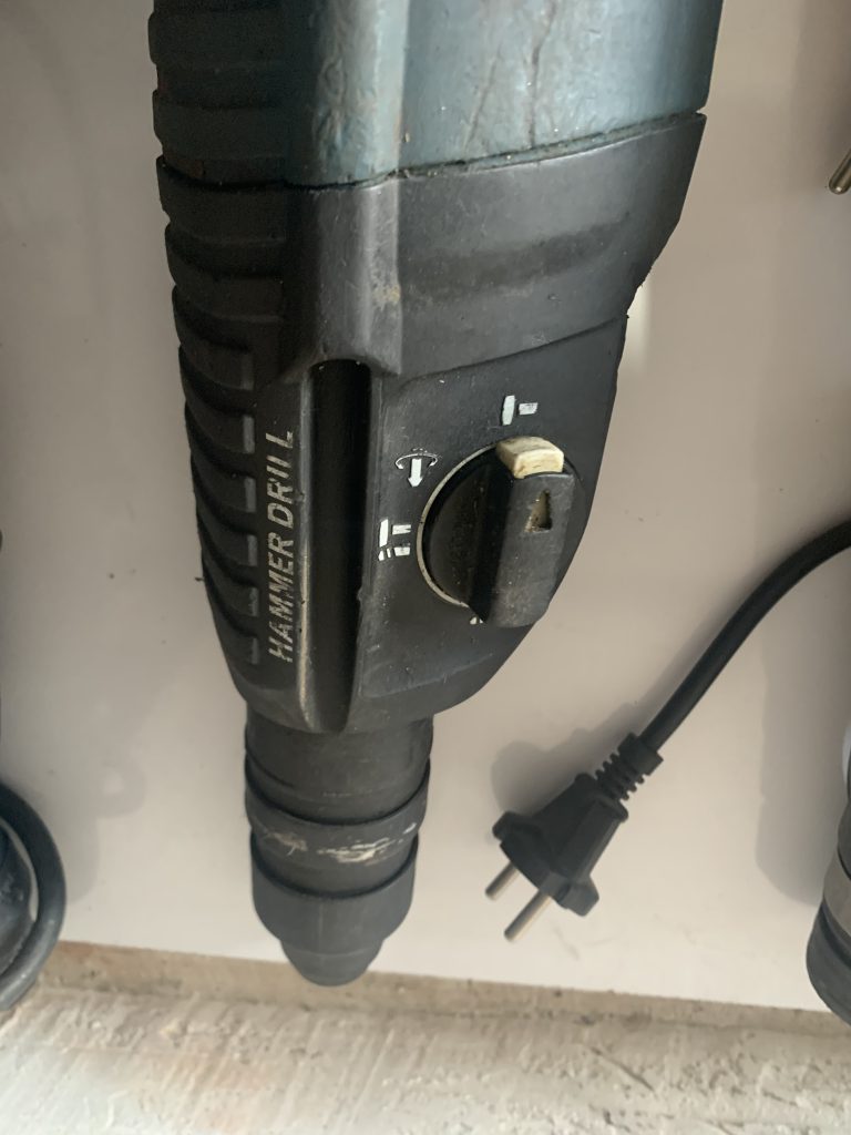 دریل بتن کن بوش سە کارە 3کیلو GBH2_26 استوک در حد اک