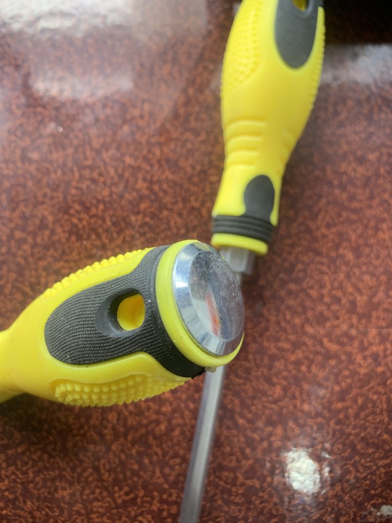 پیچ گوشتی چهار سو ضربەای و نوک مغناتیسی قدرتی درجە یک عایق الکتریکی