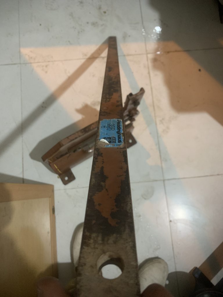 قیچی کارگاهی پدینگ هاوس سایز 6 اهرمی رو میزی فوق صنعتی المانی بدون کارکرد ورق بر و آرماتور