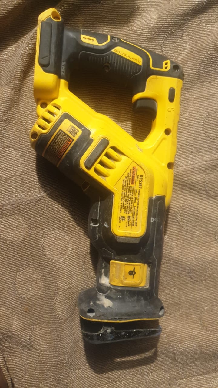اره افقی بر شارژی دیوالت مدل DCS367D1استوک در حد اکبند